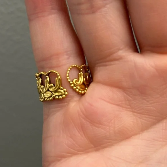 Sezane Calypso Gold Ring - Picture 4 of 8